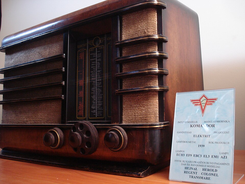 Plik:Elektrit Komandor01.jpg