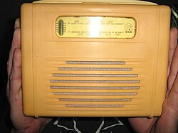 Rzadka wersja lampowo-tranzystorowa.